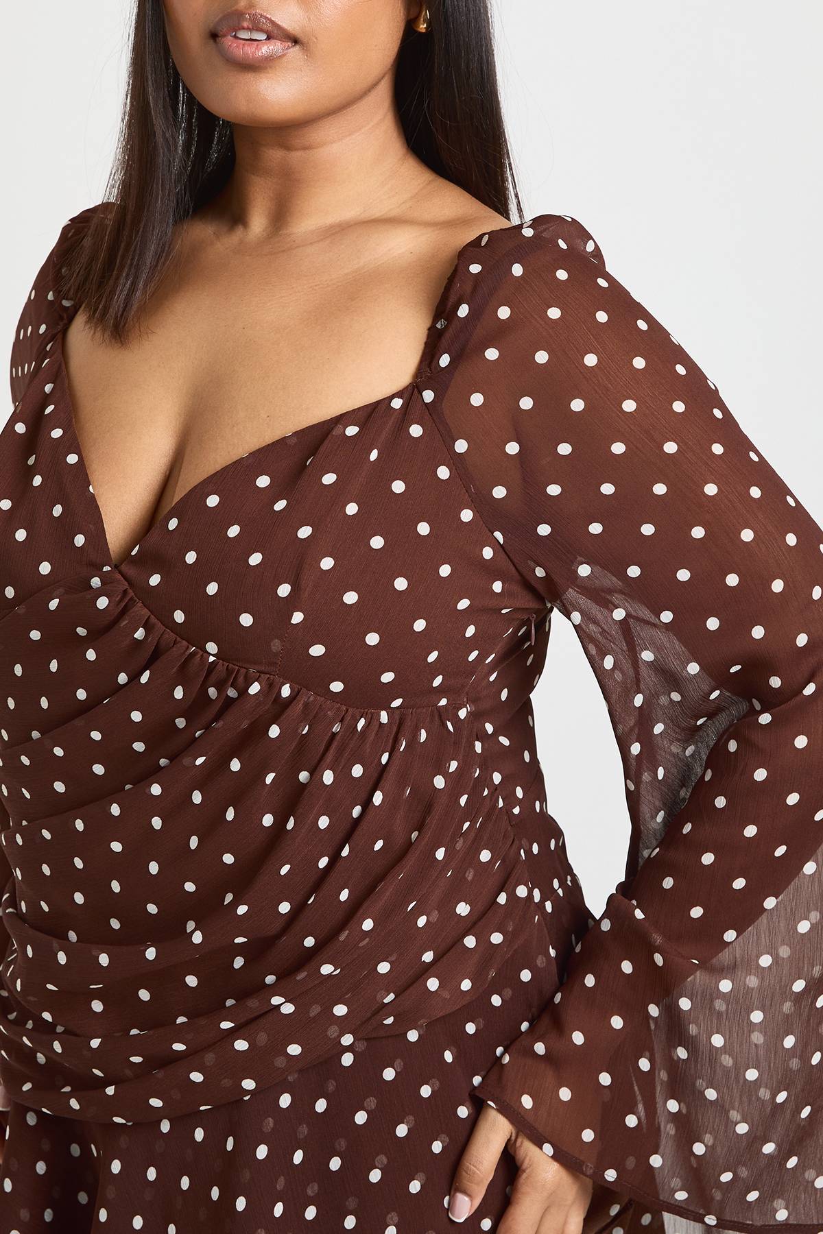 boohoo Robe Patineuse Grande Taille à Pois en Mousseline avec Godets
