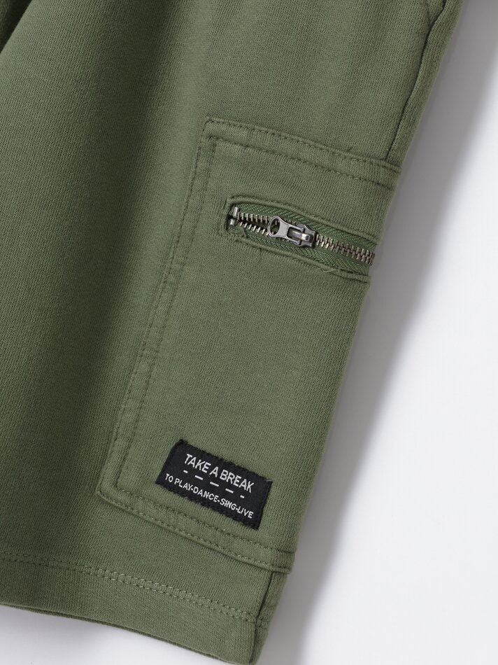 Bermuda jogger com bolso - Cáqui