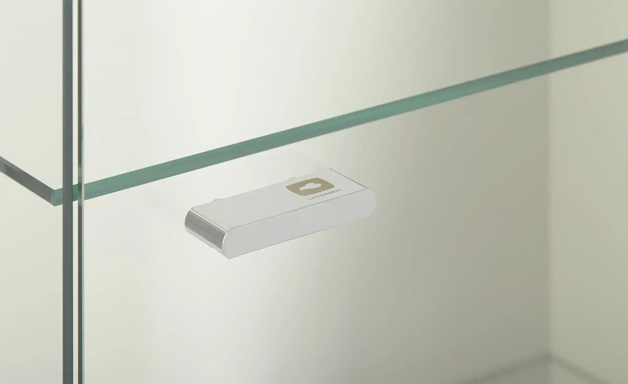 LEONARDO Vitrine Leo Curve 50