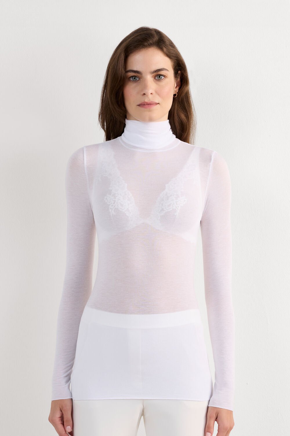 Blusa ultraleve de gola alta em modal e cashmere