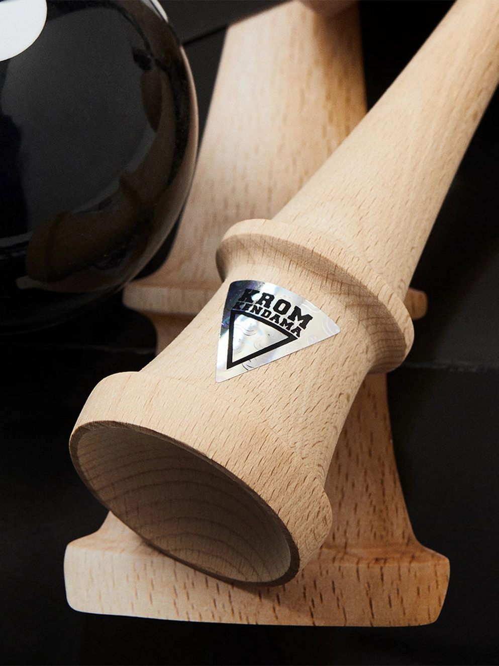 Kendama Krom Krom Pop black