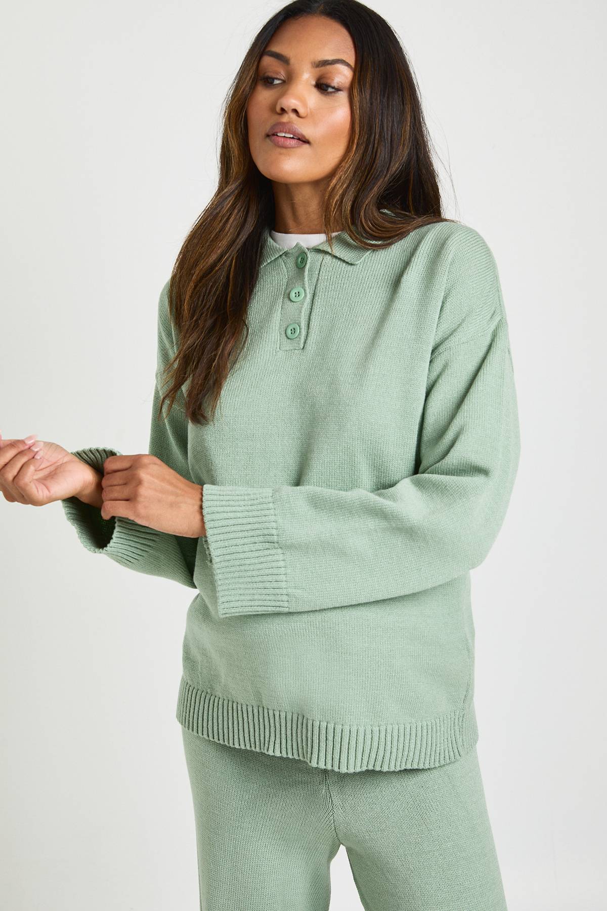 boohoo Ensemble Coordonné de Maternité Synthétiquell Boutonné à Col et Pantalon Droit