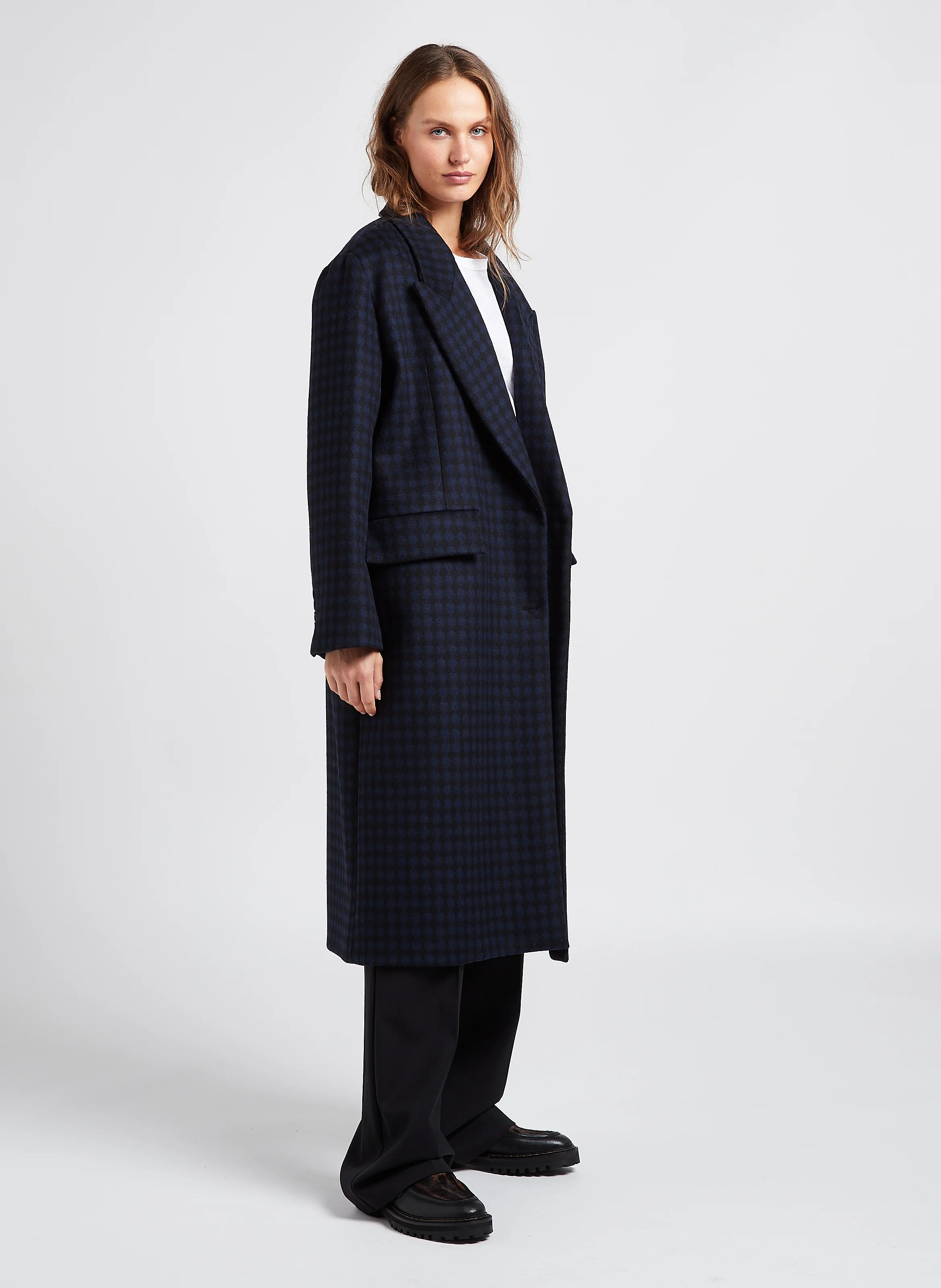 BERRY - Manteau long col tailleur à pois en laine mélangée | Bleu