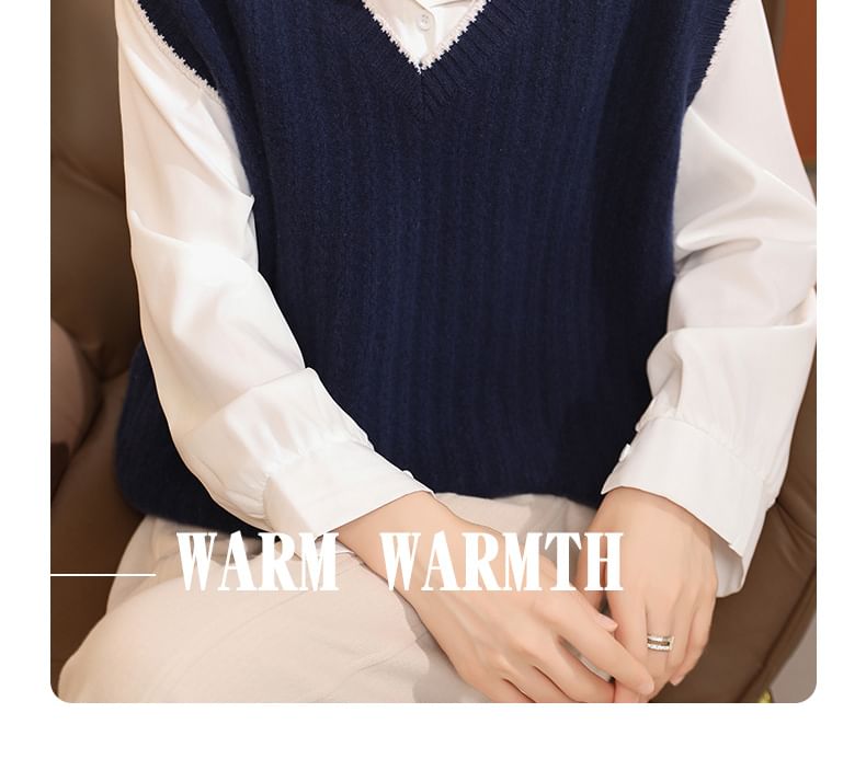 Keiko Girl - V-hals vest met contrasterende rand