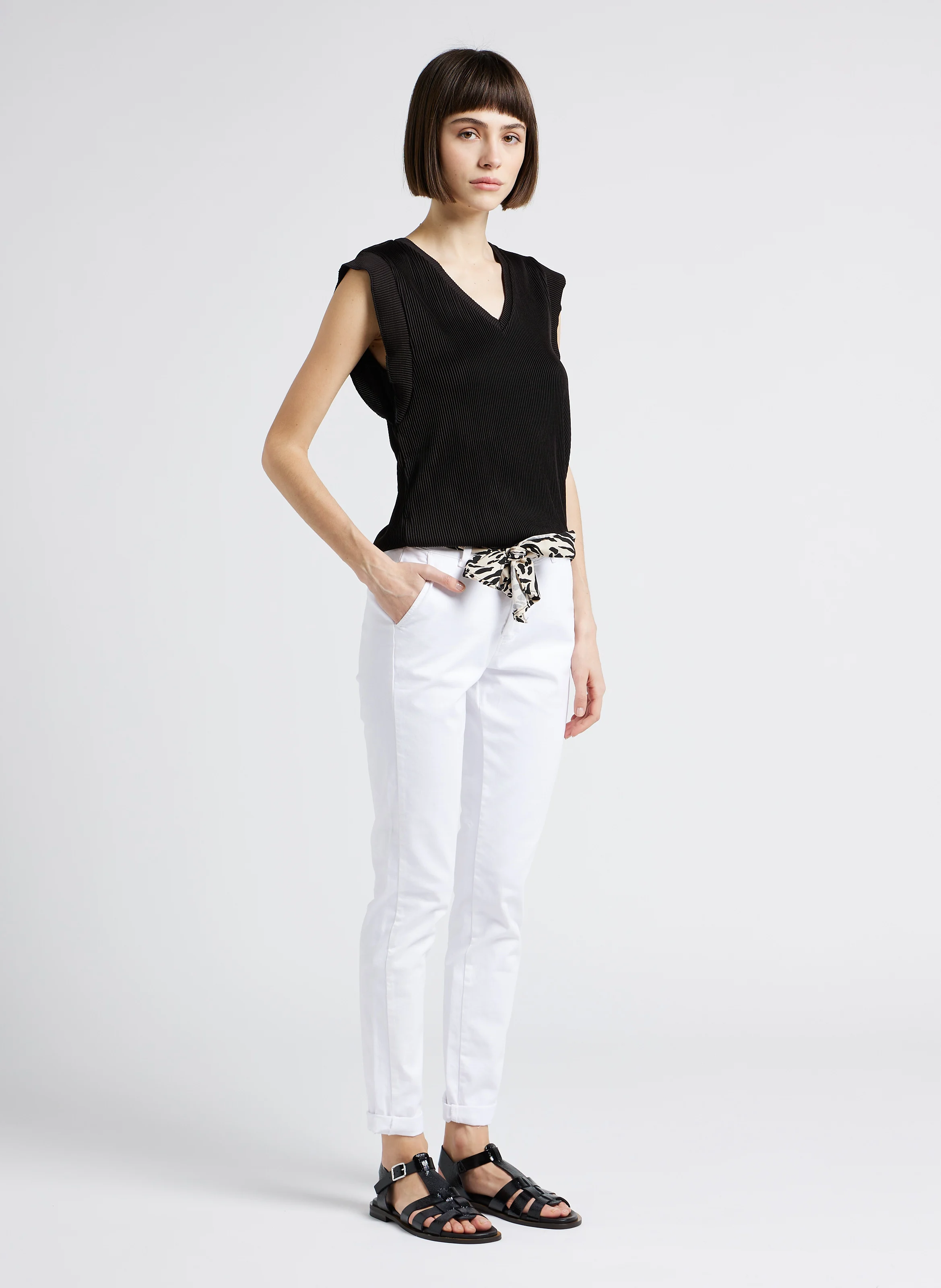 ISADORA - Sandales plates en cuir | Noir