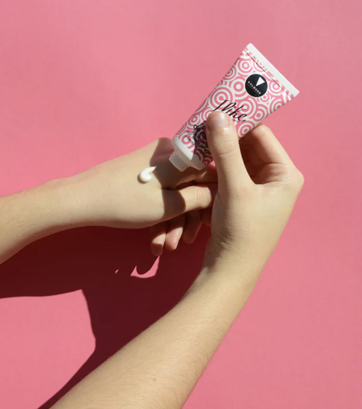 Valquer - Creme para as mãos com óleo de argan e queratina vegetal