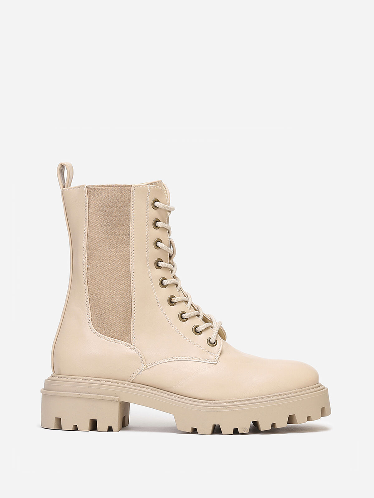 Rangers à talon et semelle crantés- Beige