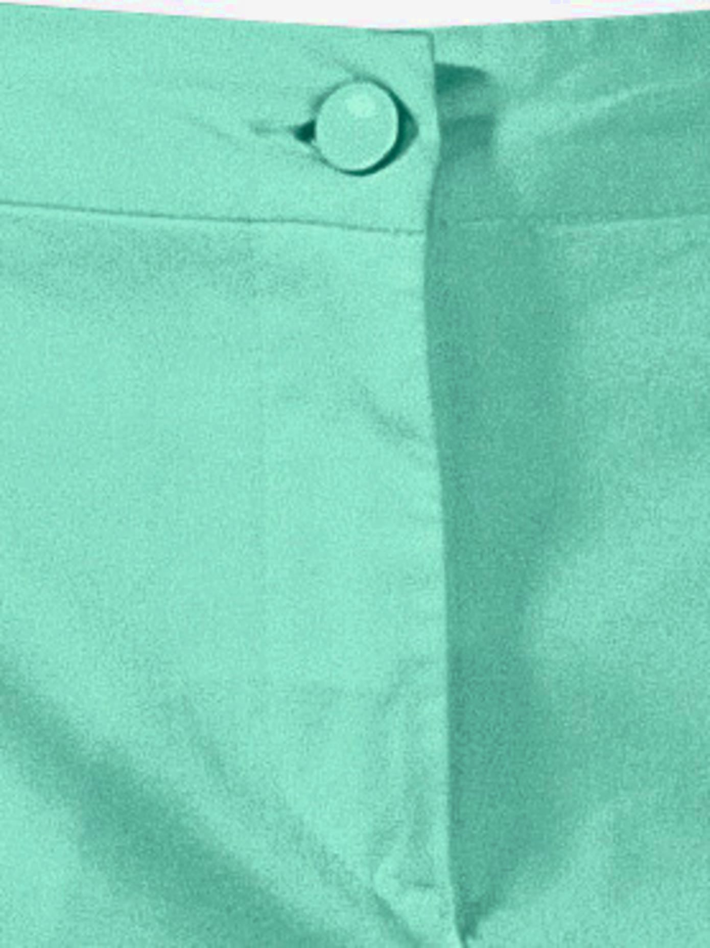 Jupe chino facile à associer en été