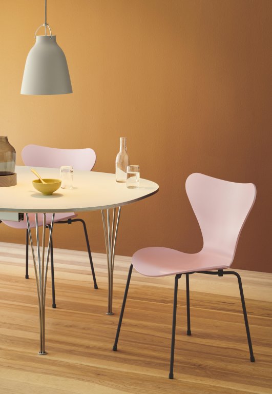 Fritz Hansen Vlinderstoel stoel zwart, coloured ash white