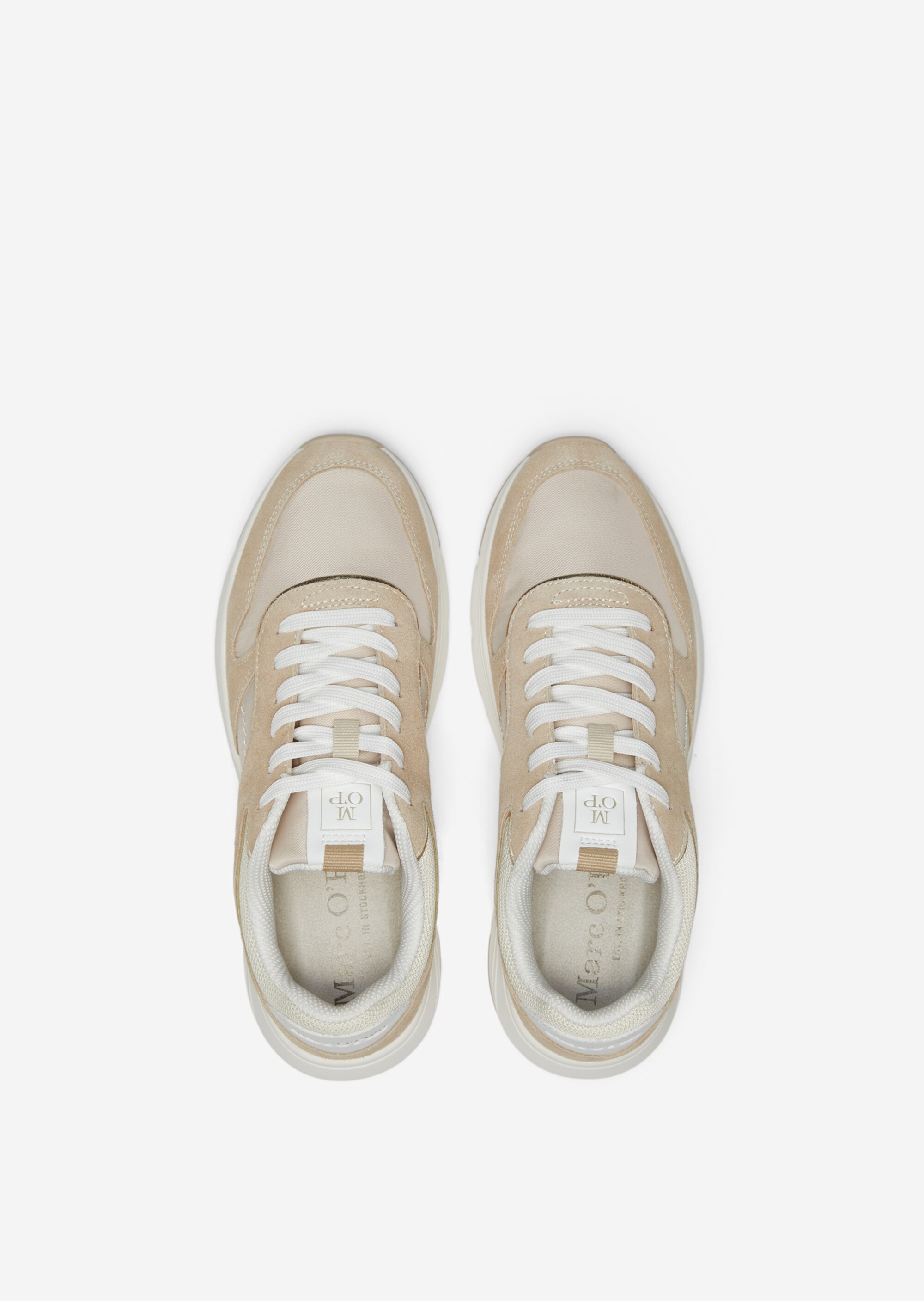 Sneaker aus hochwertigem Material-Mix