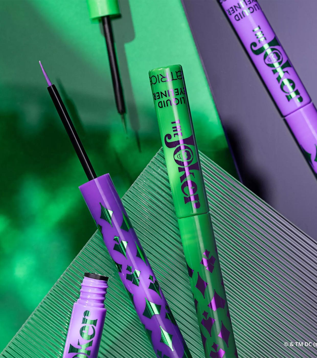 Catrice - *The Joker* - Delineador Líquido - 010: Eye-ronic Jester