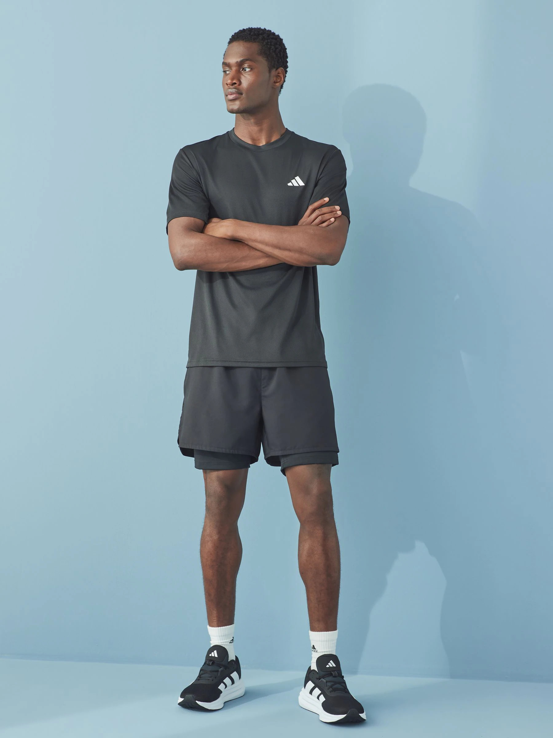Zwart - adidas Train Essentials trainingsshirt
