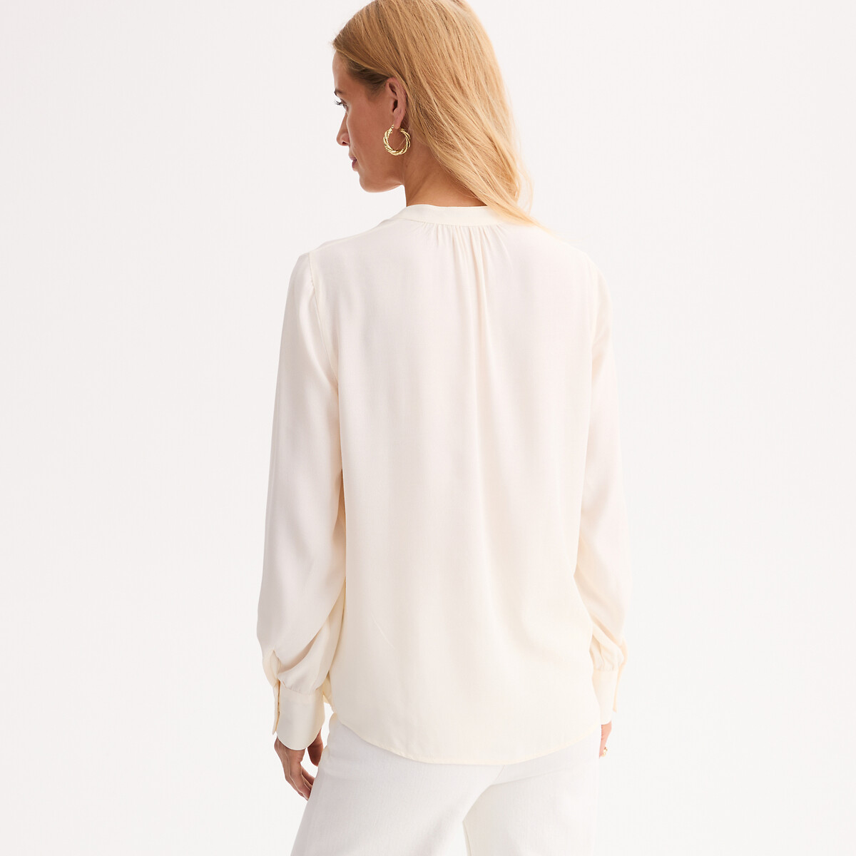 ANNE WEYBURN<br>Blusa de manga comprida com decote em V