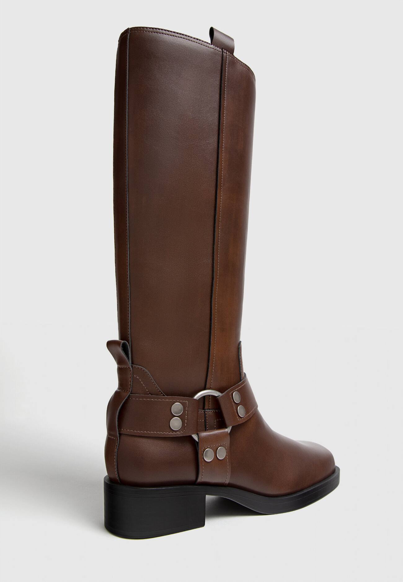Botas de motociclista planas com fivelas
