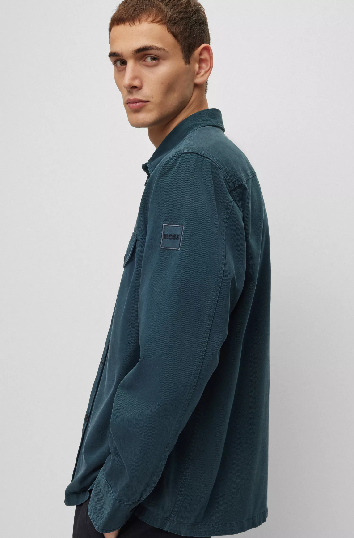 Sobretudo BOSS laranja, modelagem oversized, em sarja de algodão.