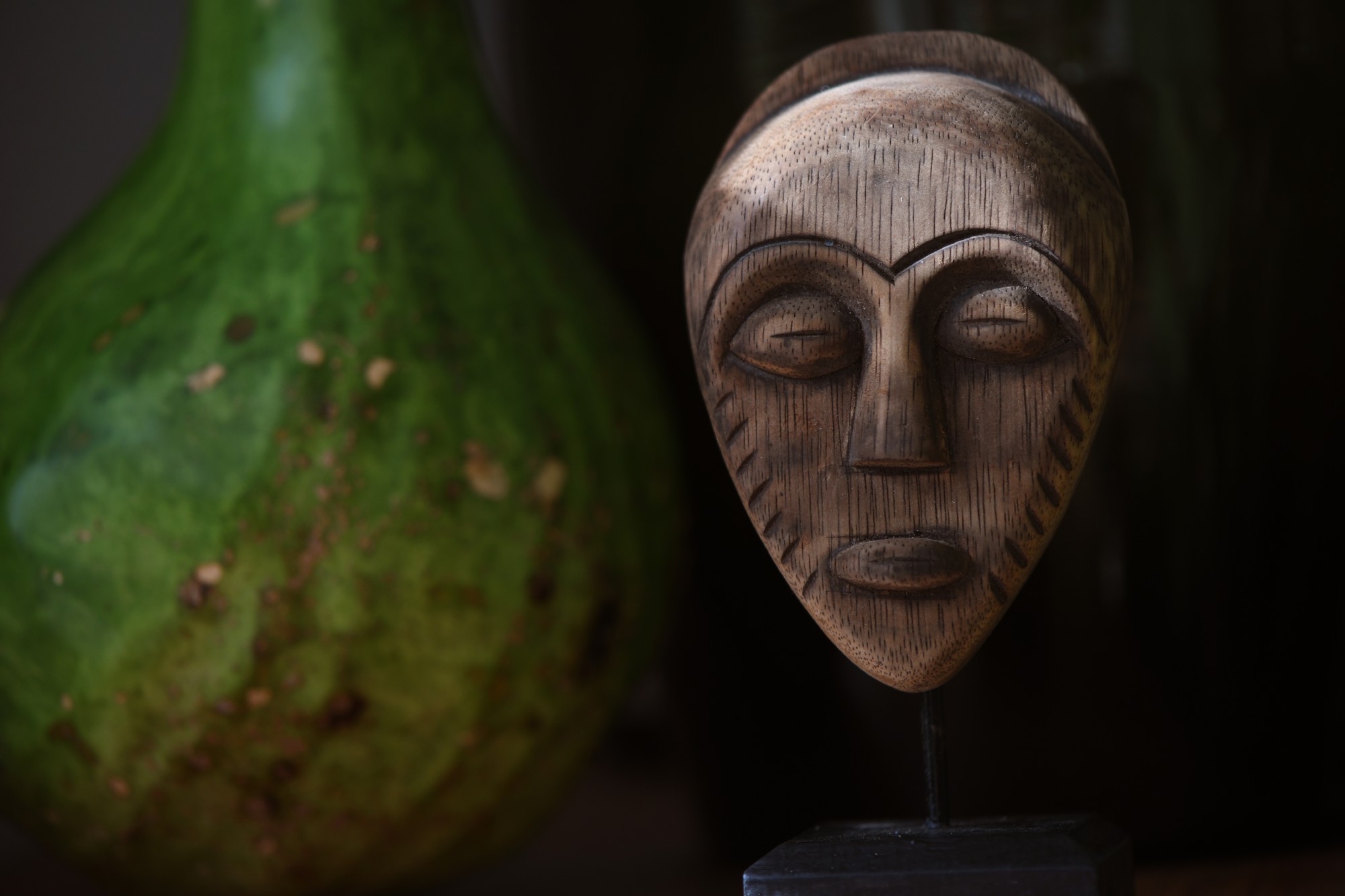 Maske 'African Man' auf Ständer, H 10 cm, B 7 cm, T 2 cm von fischer's lagerhaus