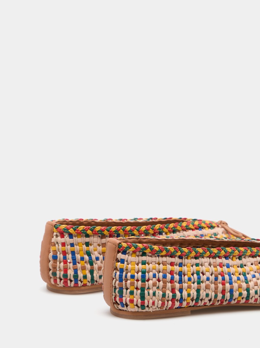 Sabrinas multicolor com efeito entrançado