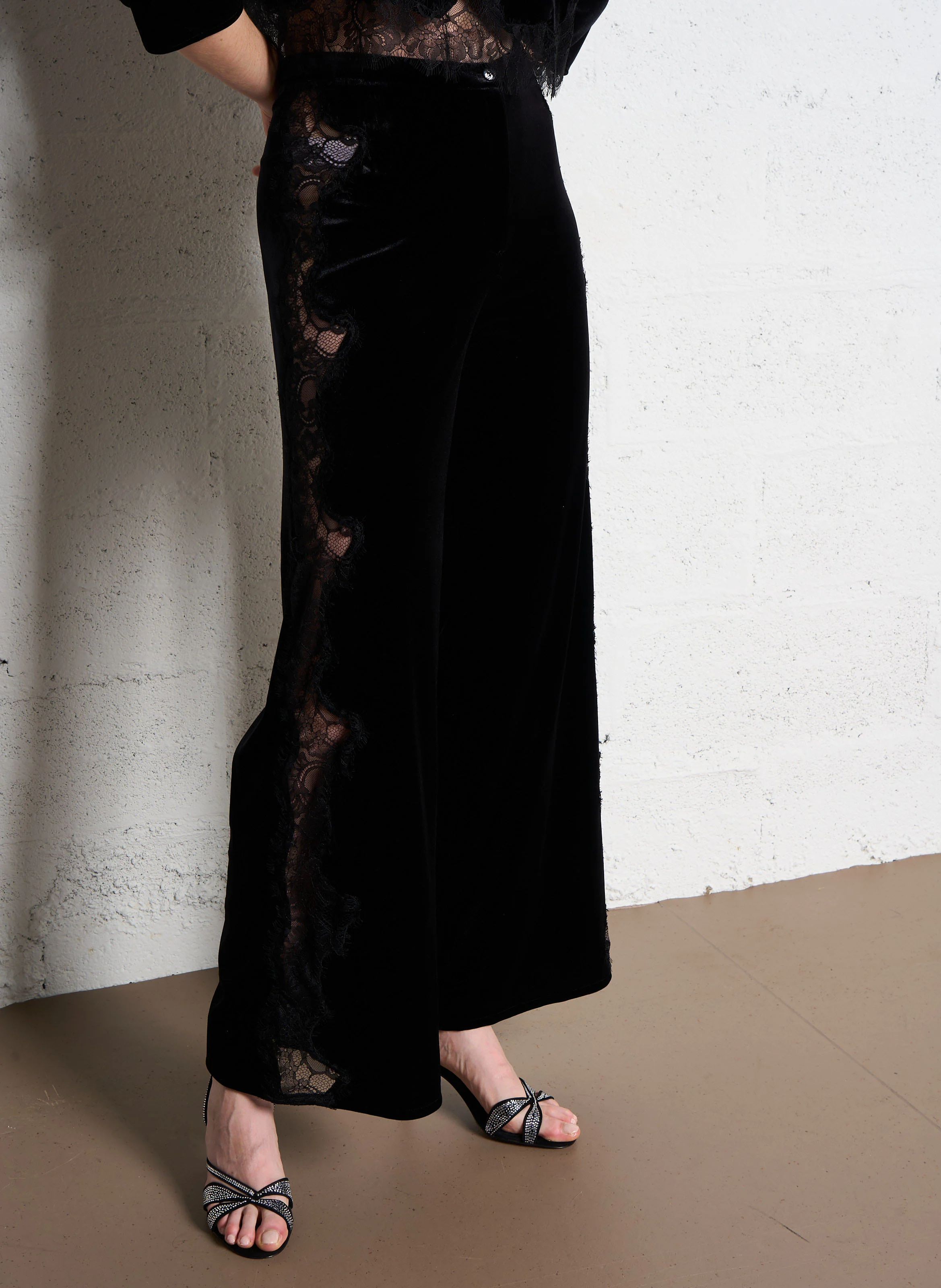 VIVY - Pantalon large à dentelle ajourée| Noir