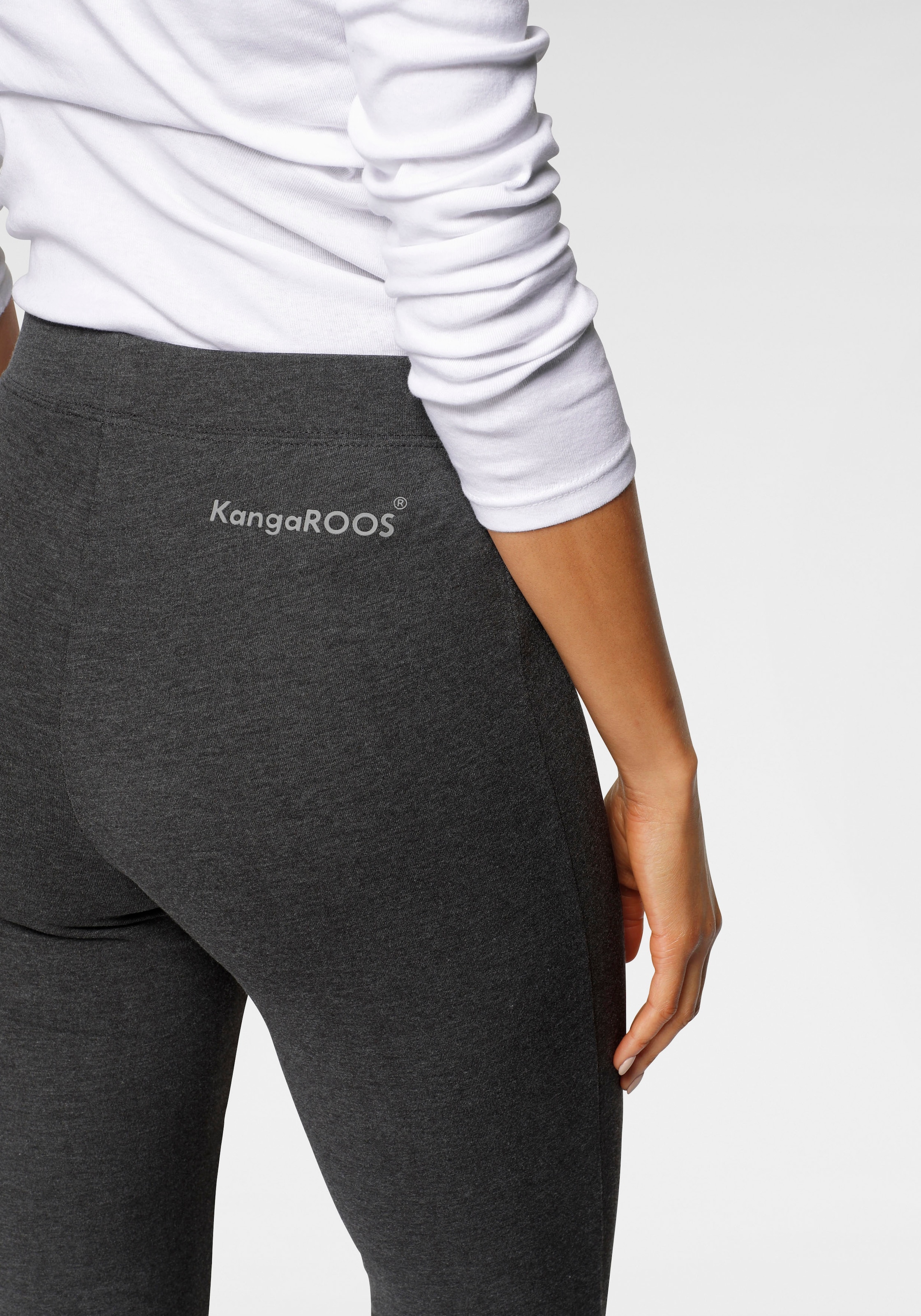 KangaROOS Jazzpants  mit hohem Stretch-Anteil sitzt wie eine zweite Haut