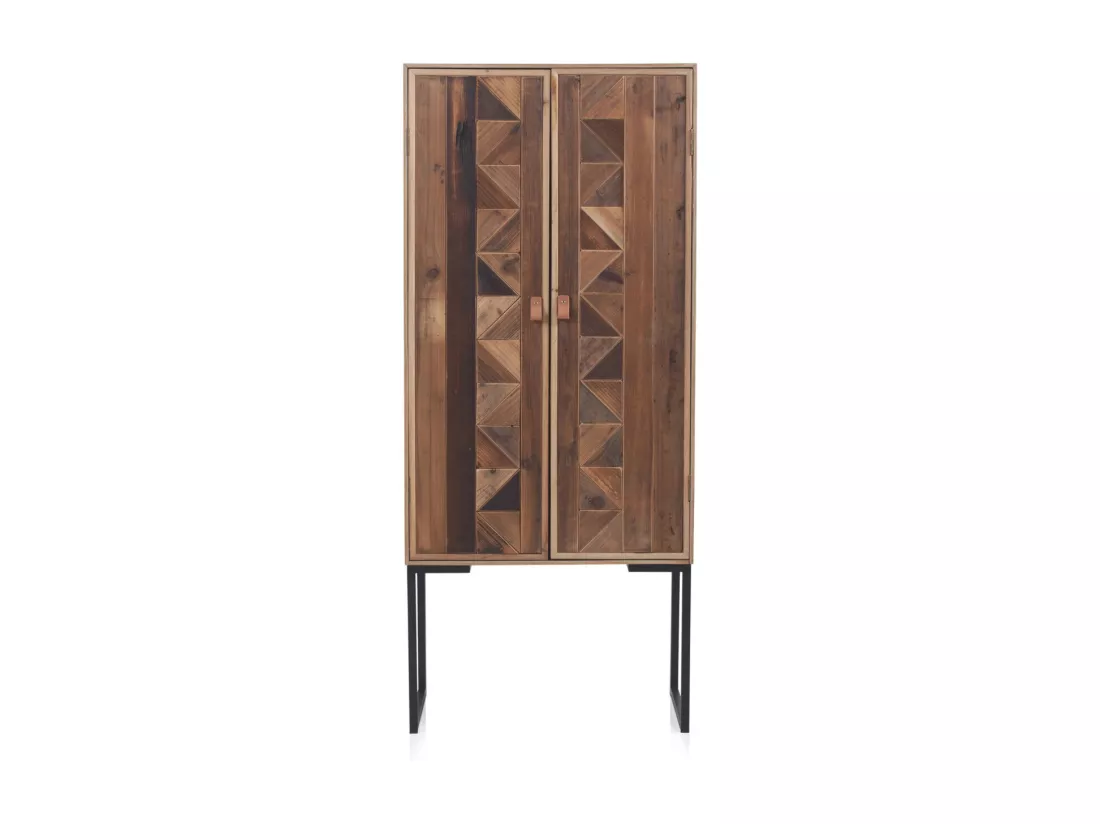 Armoire en frêne plaqué avec façade en bois recyclé