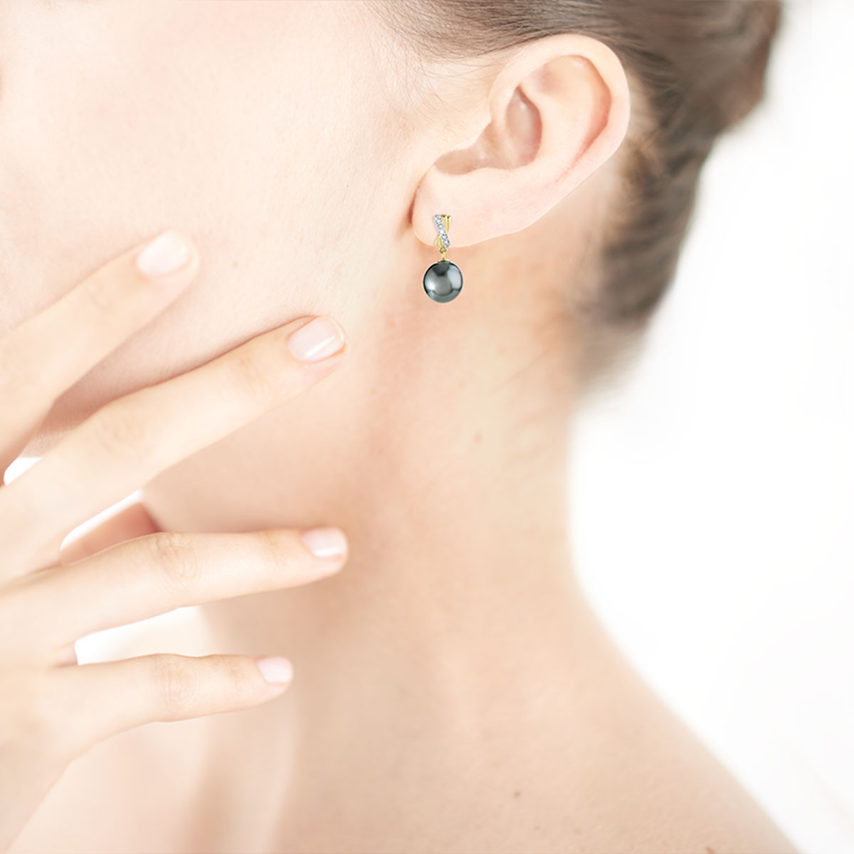 Boucles d'oreilles or 750 2 tons pendants perles de culture de Tahiti et diamants