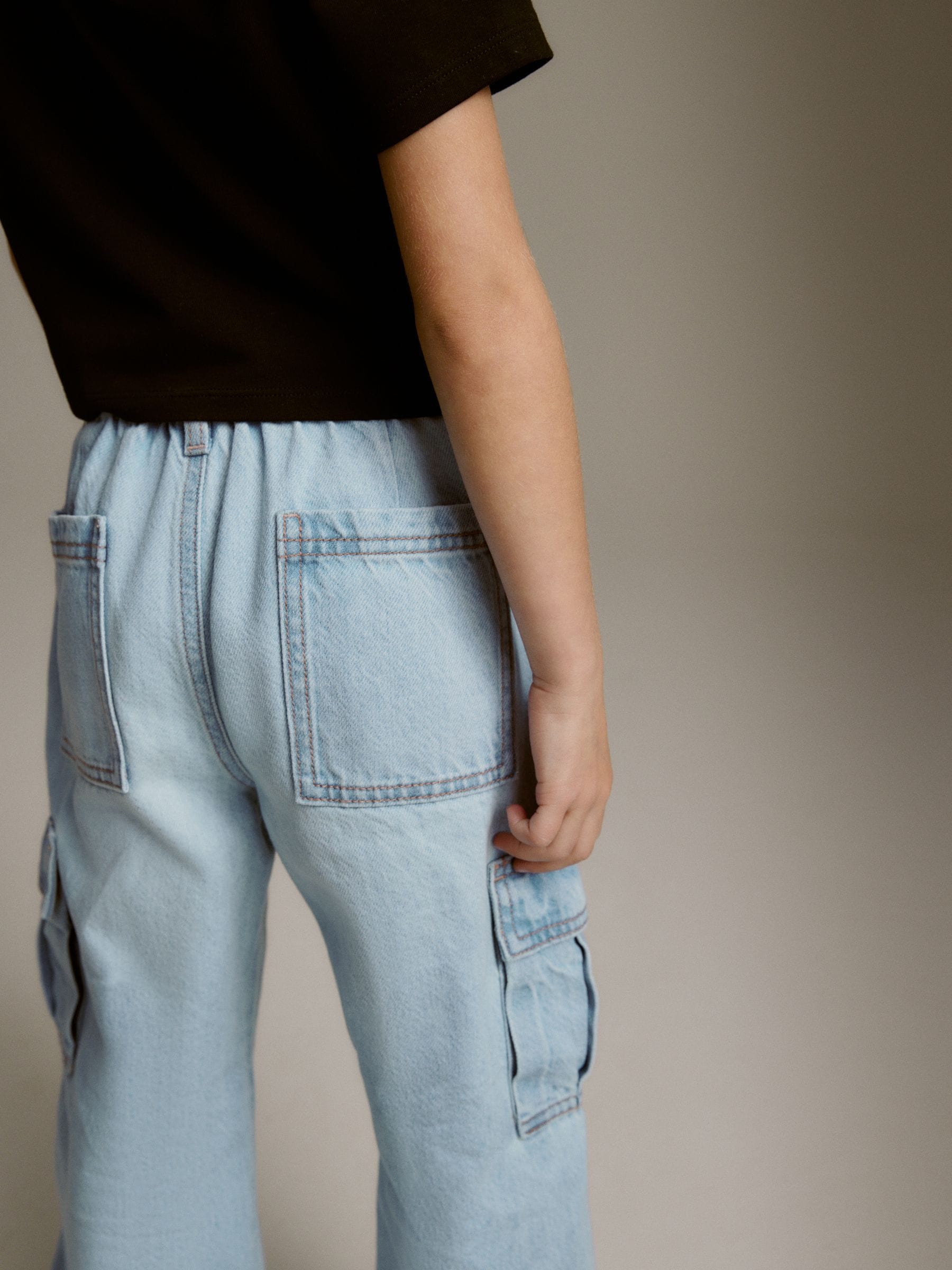 Lichtblauwe denim - Cargojeans met wijde pijpen (3-16 jr)