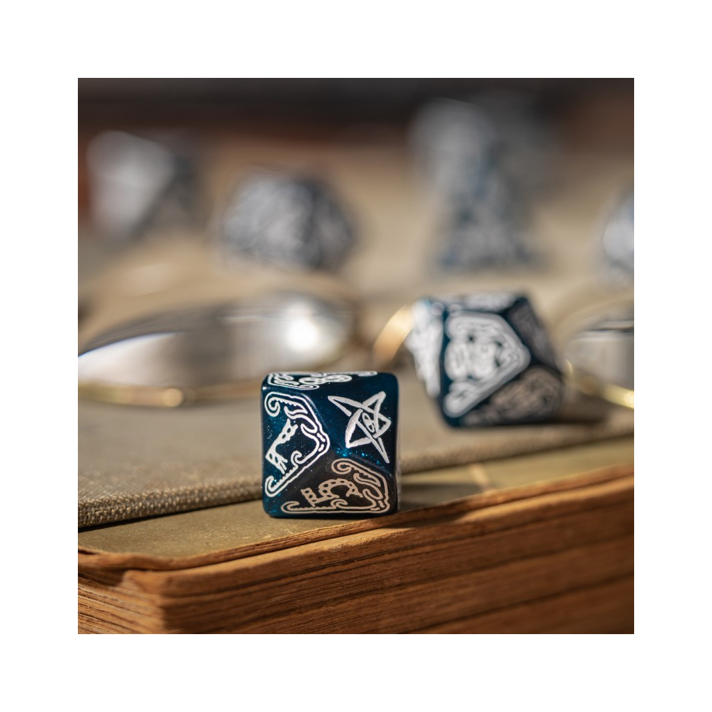 Call of Cthulhu Abyssal & white Dice Set