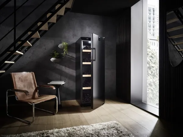 Liebherr WSbl 5001-20 001 Vinskab - FS, GrandCru, 1 zone, BlackDoor, 165x60cm