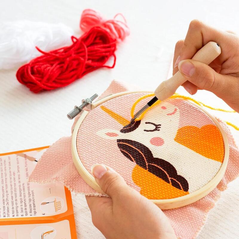 Punch Needle, Licorne - Rose