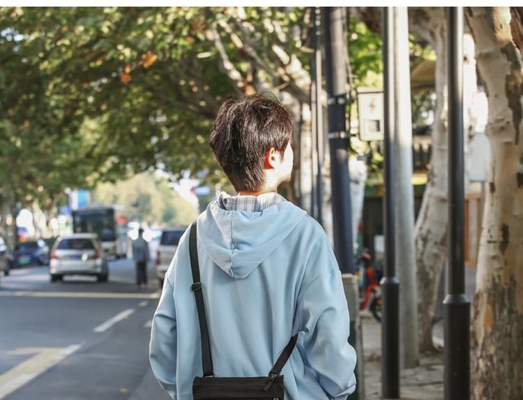 Hikuozy - Effen nylon crossbodytas