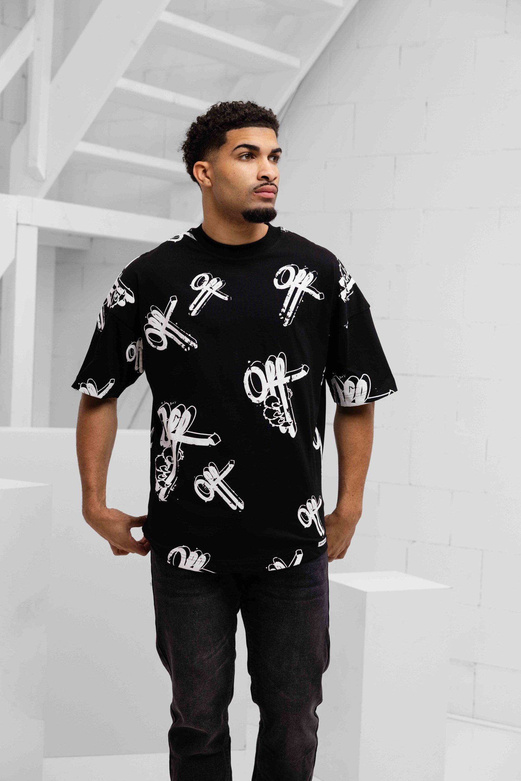 Off The Pitch Off Mark Loose Fit T-shirt Heren Zwart/Wit