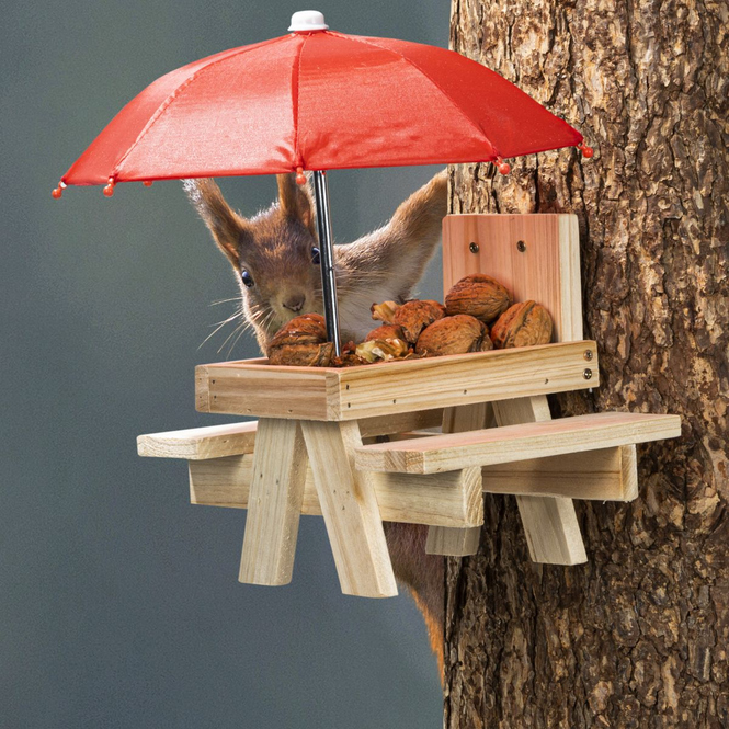 Futterstation für Eichhörnchen - Picknick - ca. 18 x 21 x 19 cm