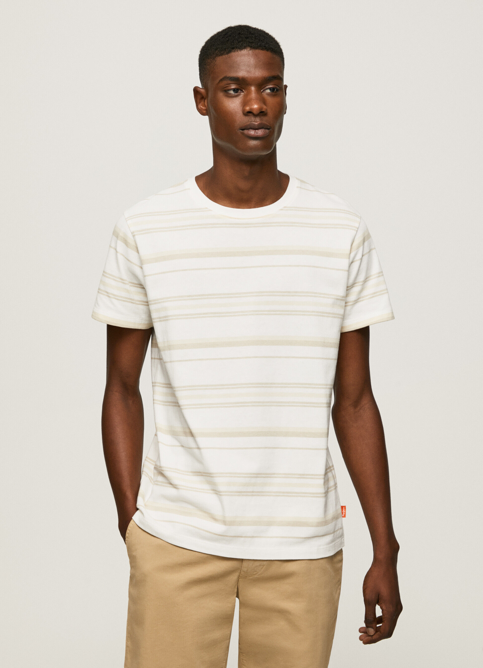 CAMISETA COM ESTAMPA LISTRADA - branco-sujo