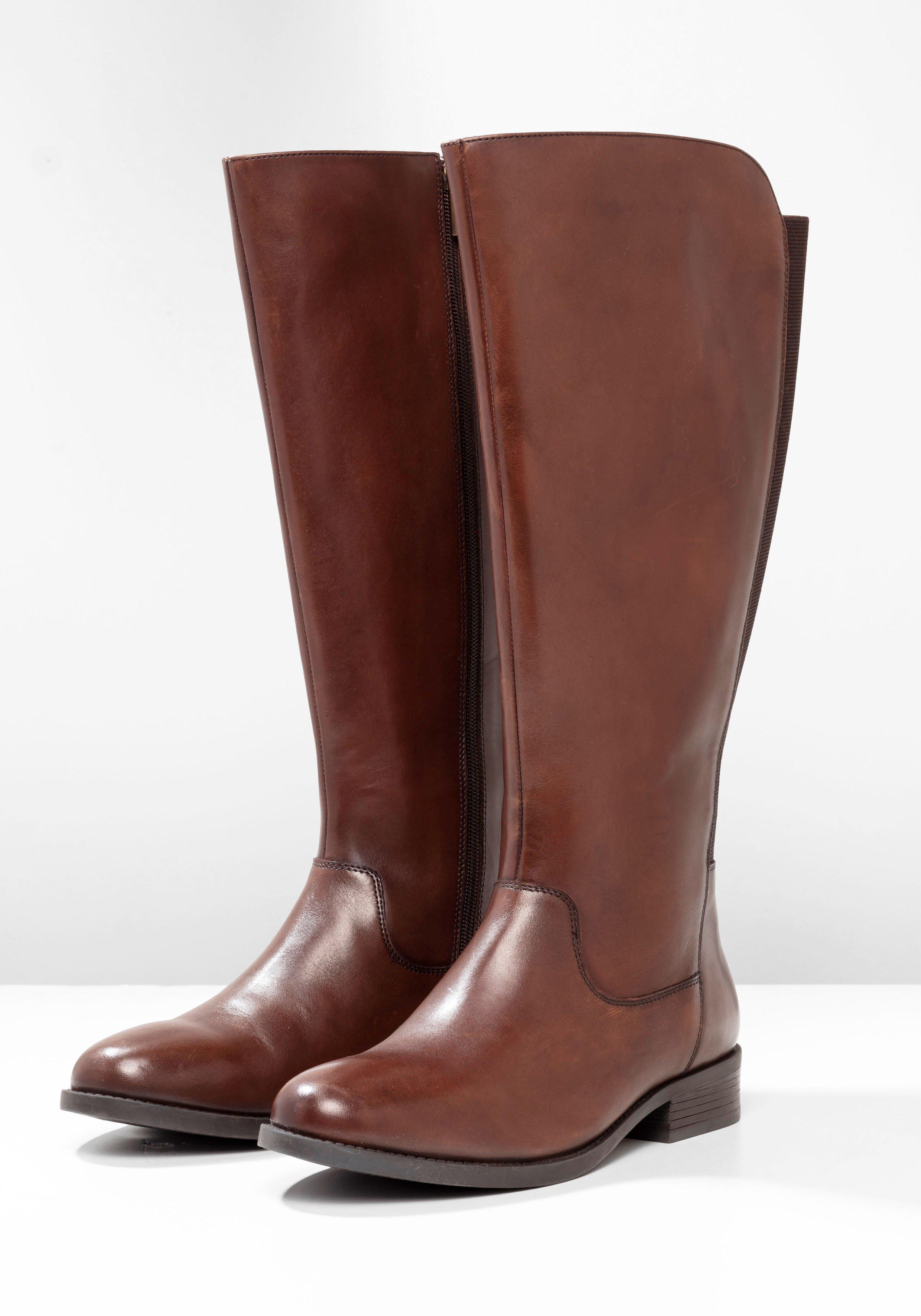 Weitschaftstiefel aus Leder mit Stretch-Einsatz