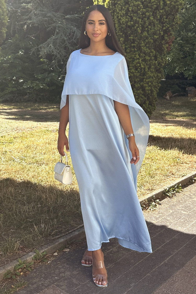 Robe bleu ciel ample satinée à empiècement voile