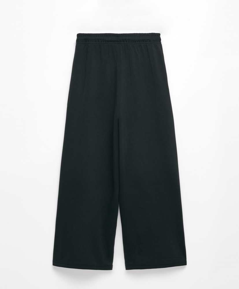 Calça cropped de pernas largas em modal macio ao toque