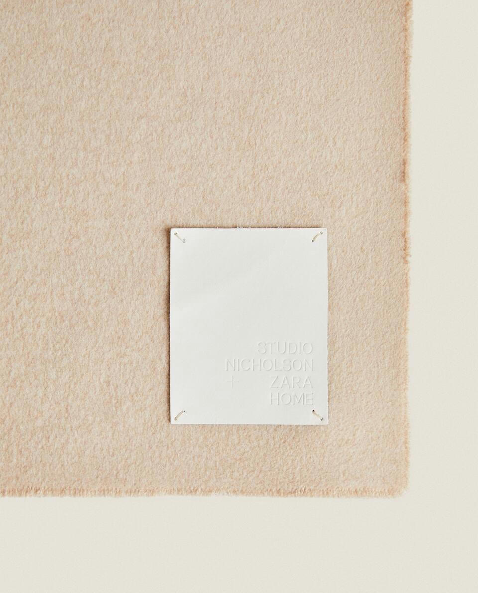 COBERTOR DE LÃ E SEDA X STUDIO NICHOLSON