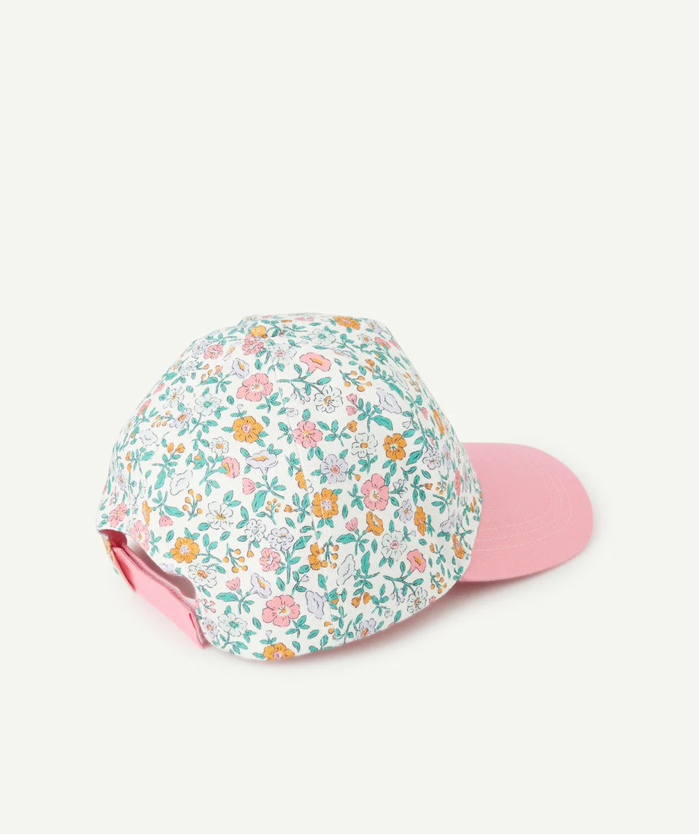 CASQUETTE BÉBÉ FILLE ROSE ET BLANC IMPRIMÉ FLEURI AVEC PATCH BRODÉ