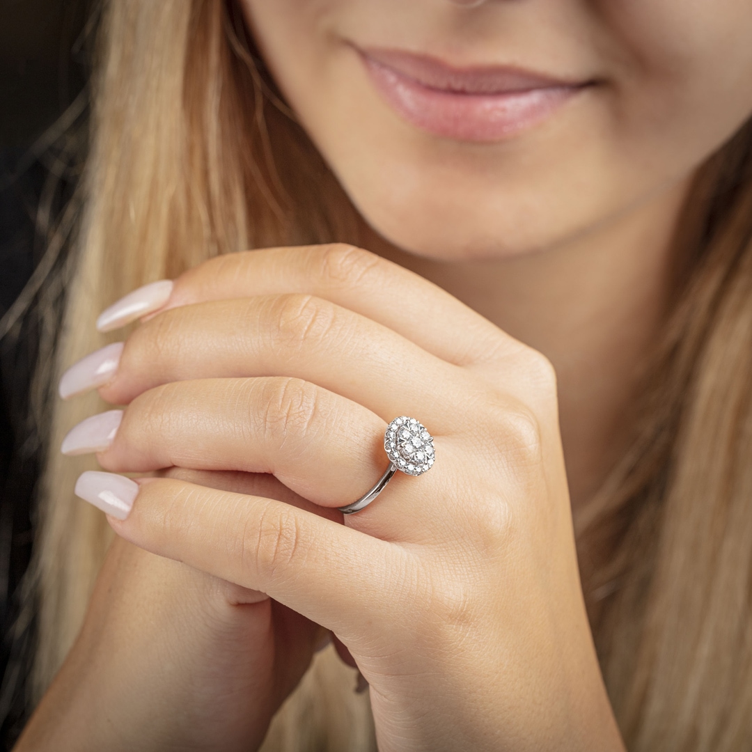 1.00 Karat Diamanten Halo Verlobungsring 750/18 K Weissgold