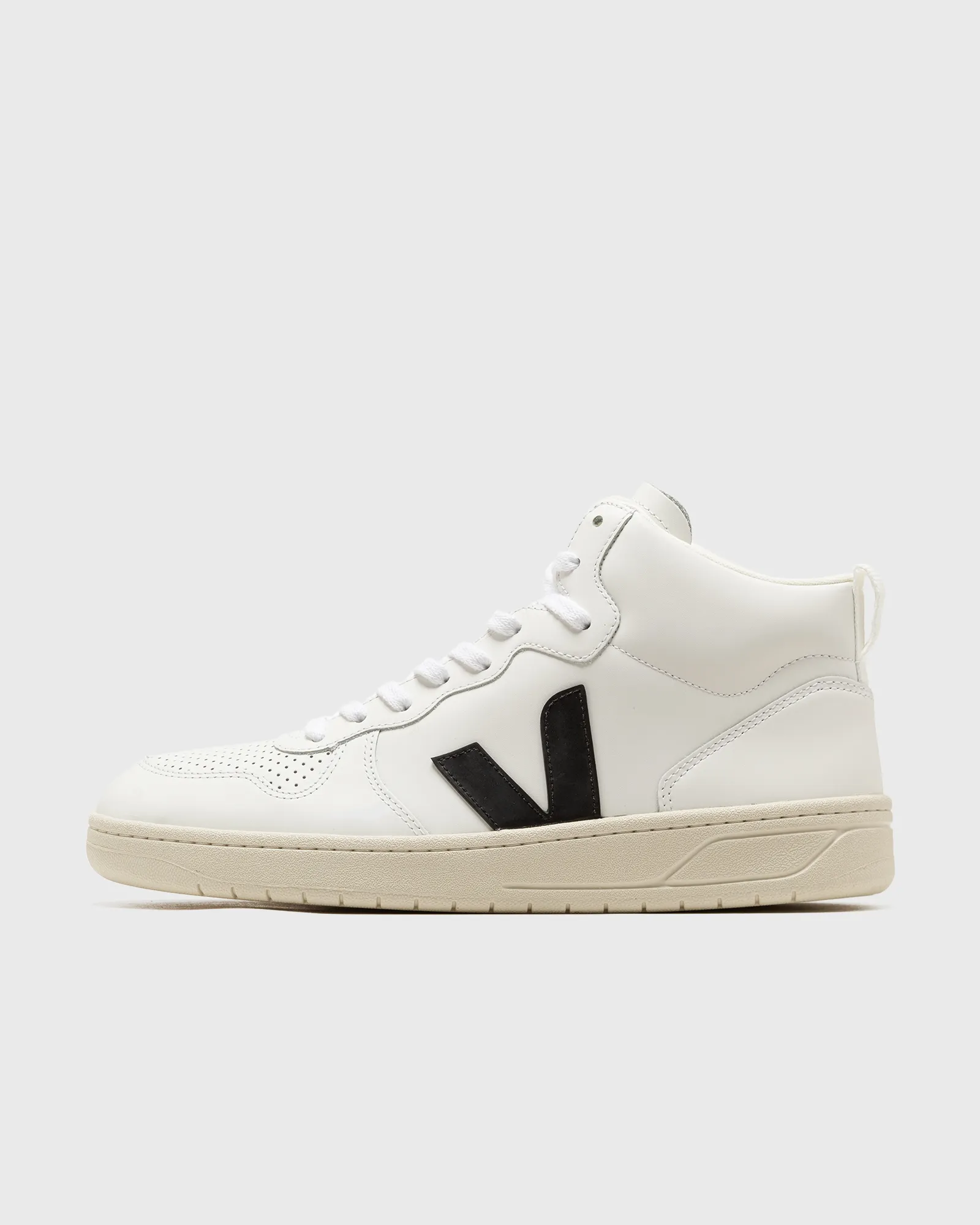 Veja V-15 LEATHER