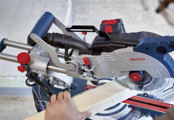 Bosch KAP-/GERINGSSAV GCM18V-216 SOLO M/UDTRÆK