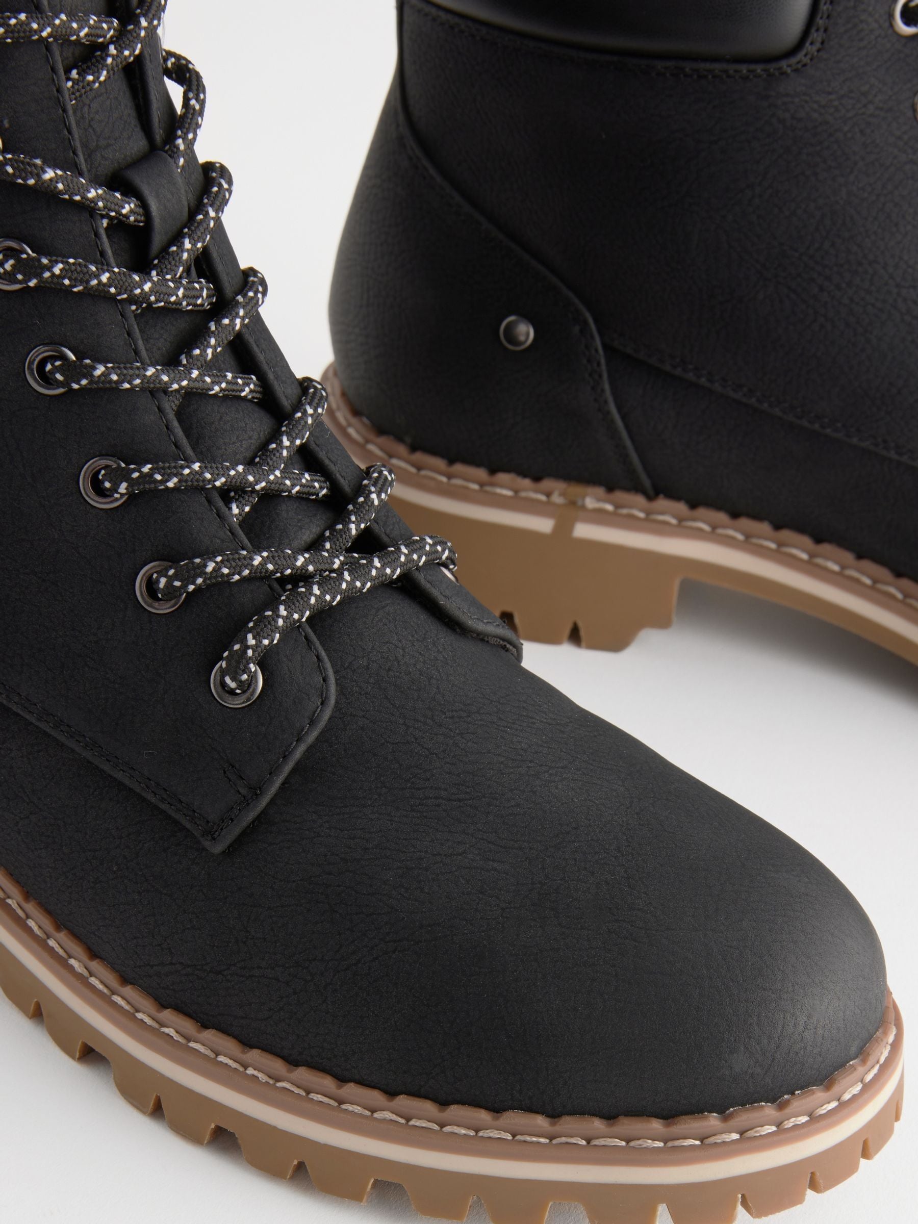 Zwart - Forever Comfort® casual enkellaarsjes met veters