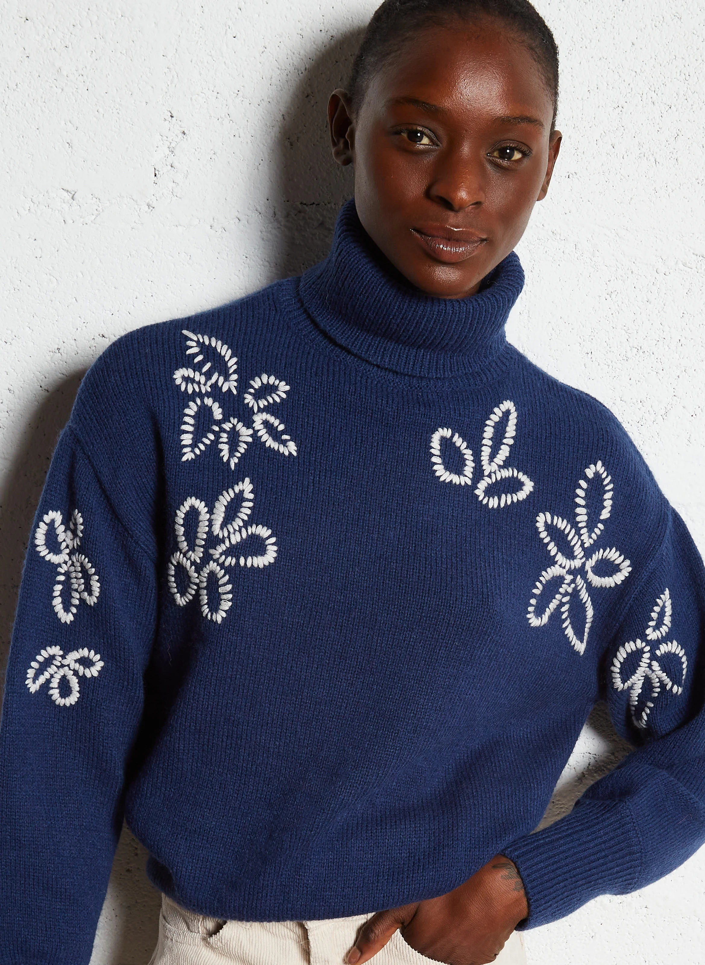 MADONIA - Pull à broderies fantaisies | Bleu