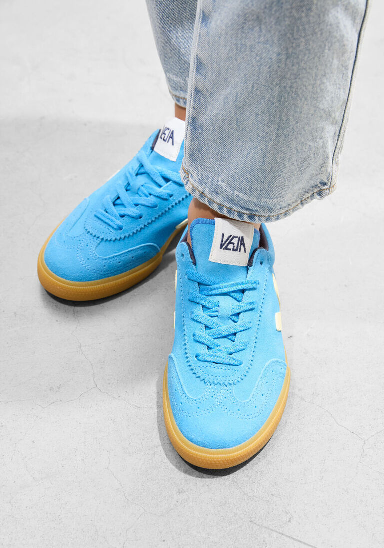 blauwe veja lage sneakers volley