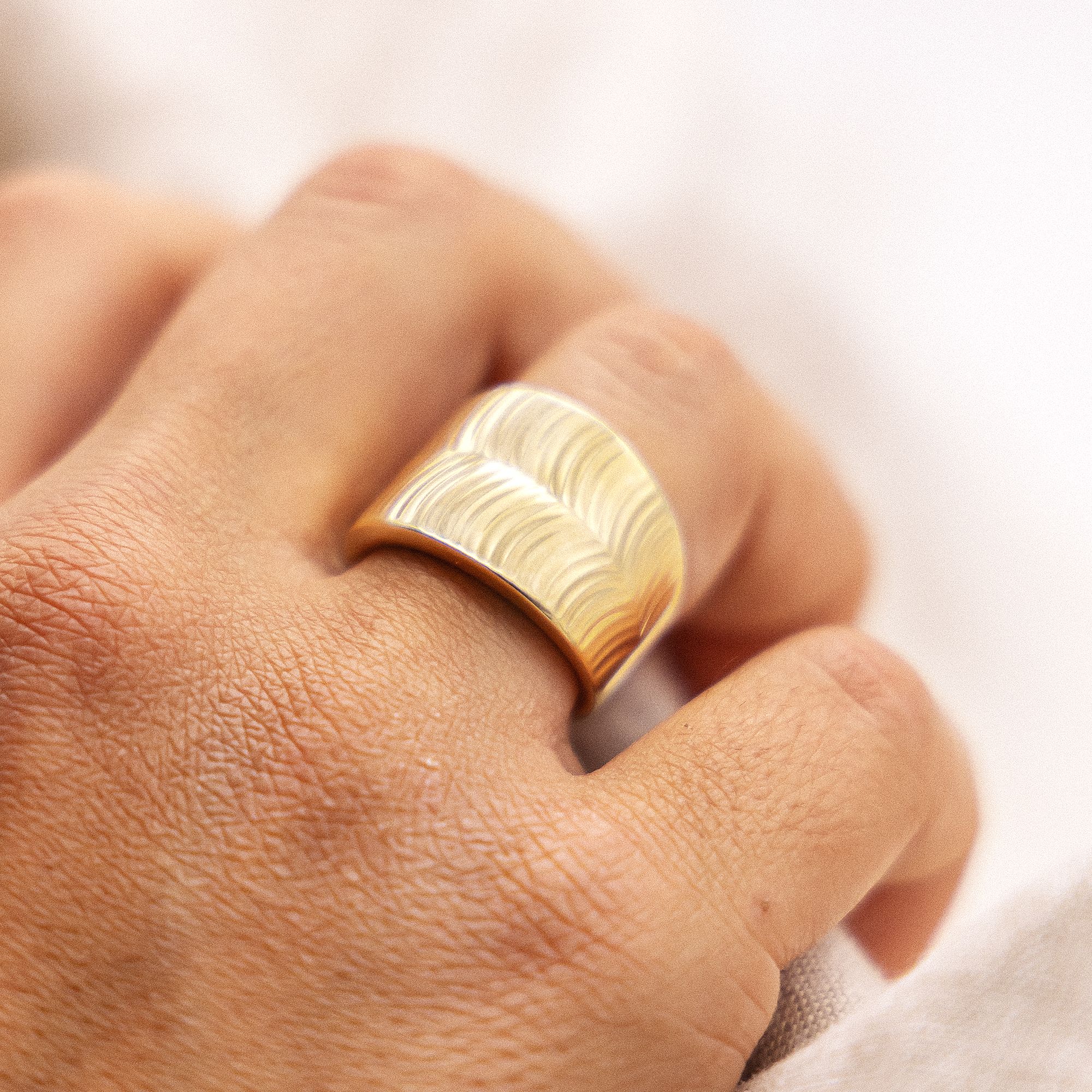 Fascination by Ellen K. Ring 333 Gold diamantiert