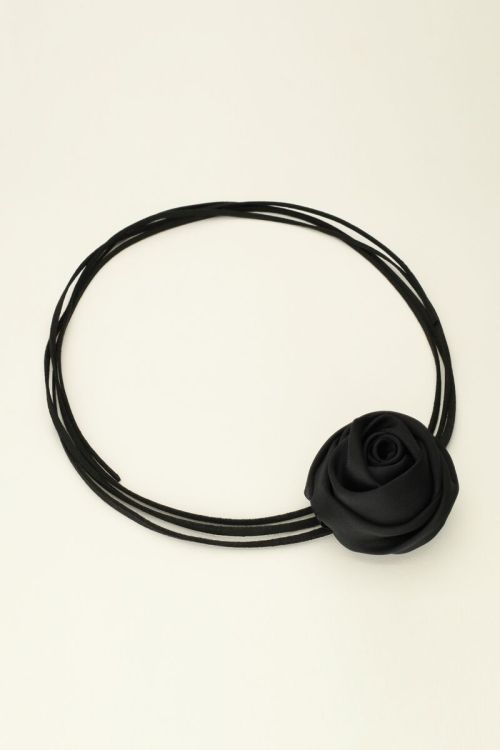 Zwarte koord choker met satijnen bloem