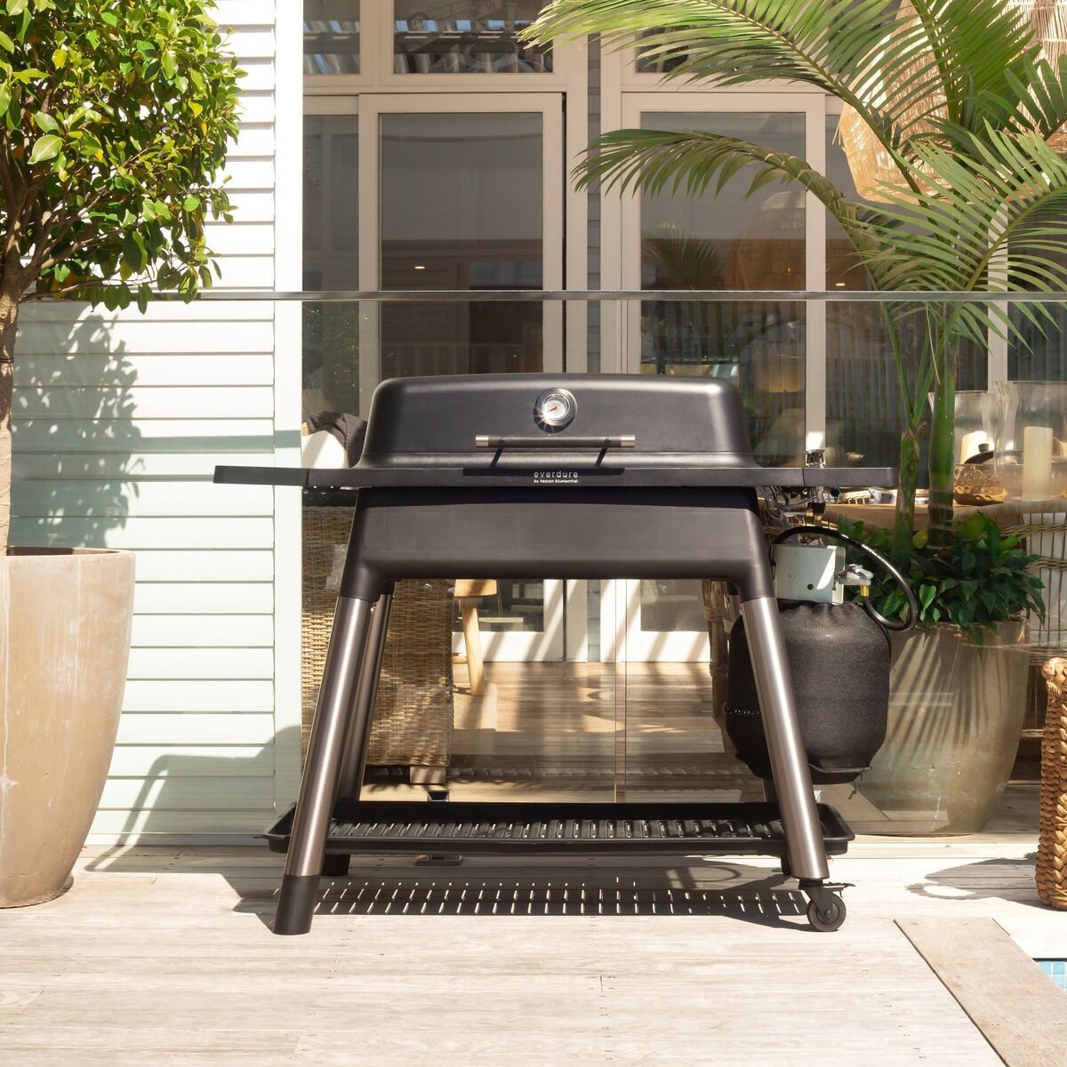 Furnace gasgrill + grillovertrekk & grillplade, matt svart