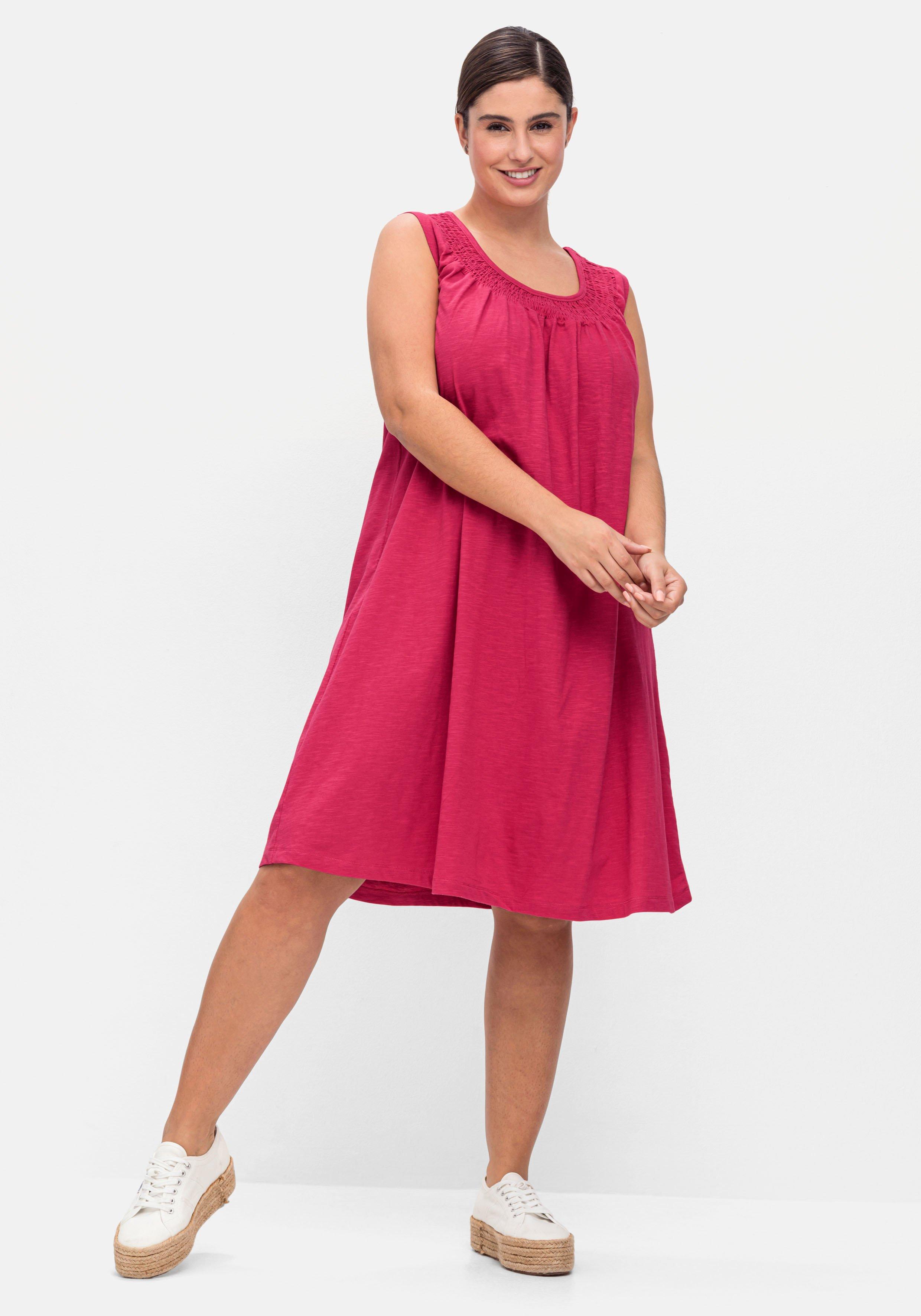 Shirtkleid mit Smok-Einsatz, in A-Linie