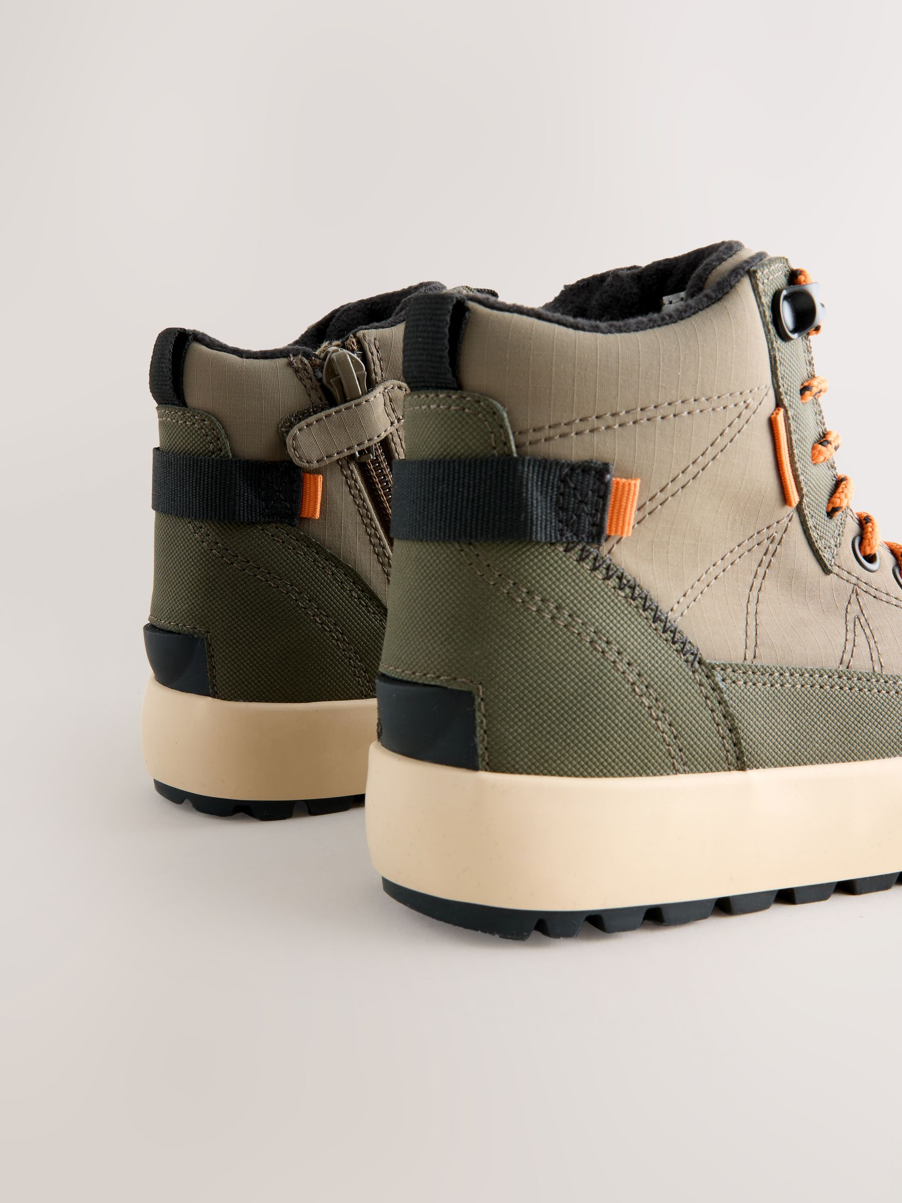 Kakigroen - Warm gevoerde hoge boots