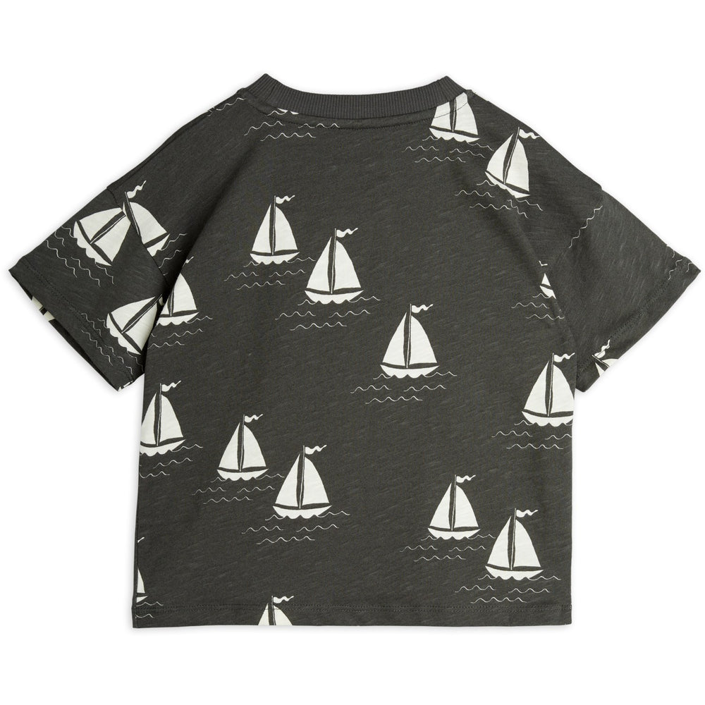 Køb Mini Rodini Grey Sailing Boats AOP T-Shirt